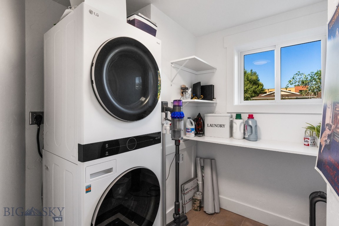 Bozeman, Montana 59715, United States, 3 Bedrooms Bedrooms, ,2 BathroomsBathrooms,Residential,Pending,39760