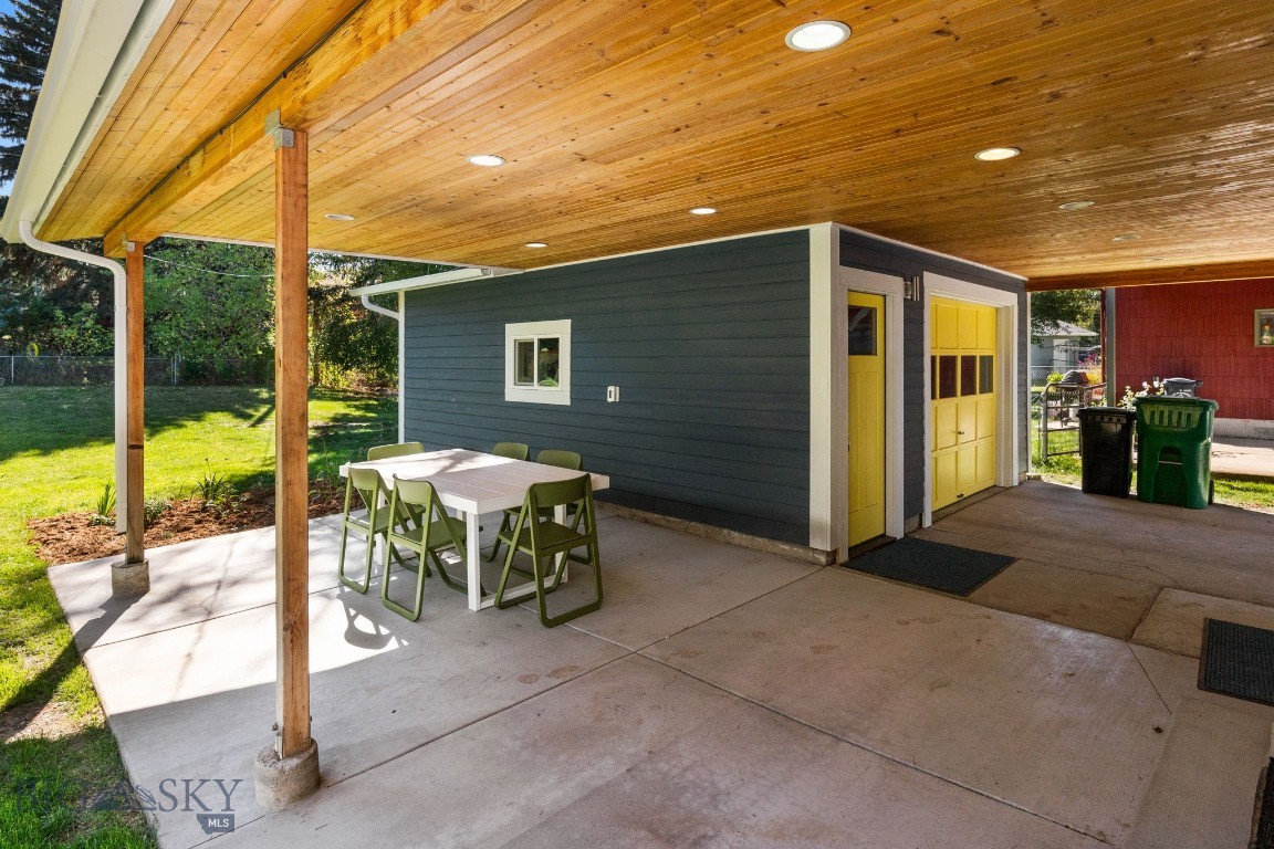 Bozeman, Montana 59715, United States, 3 Bedrooms Bedrooms, ,2 BathroomsBathrooms,Residential,Pending,39760