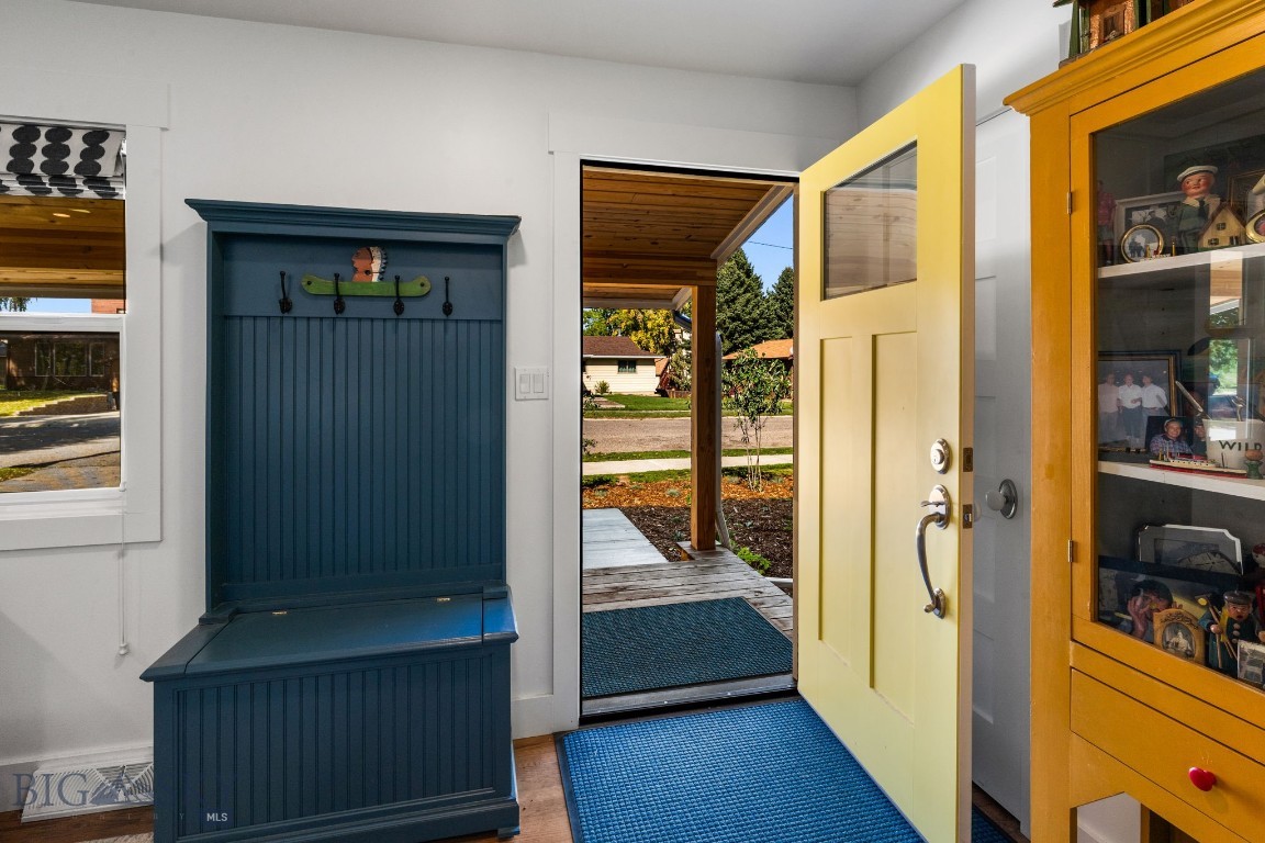 Bozeman, Montana 59715, United States, 3 Bedrooms Bedrooms, ,2 BathroomsBathrooms,Residential,Pending,39760