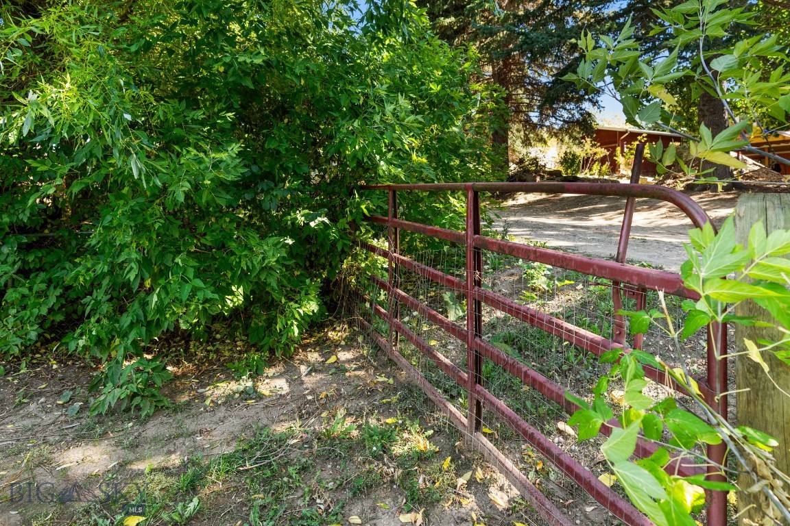 Bozeman, Montana 59715, United States, 3 Bedrooms Bedrooms, ,2 BathroomsBathrooms,Residential,Pending,39760