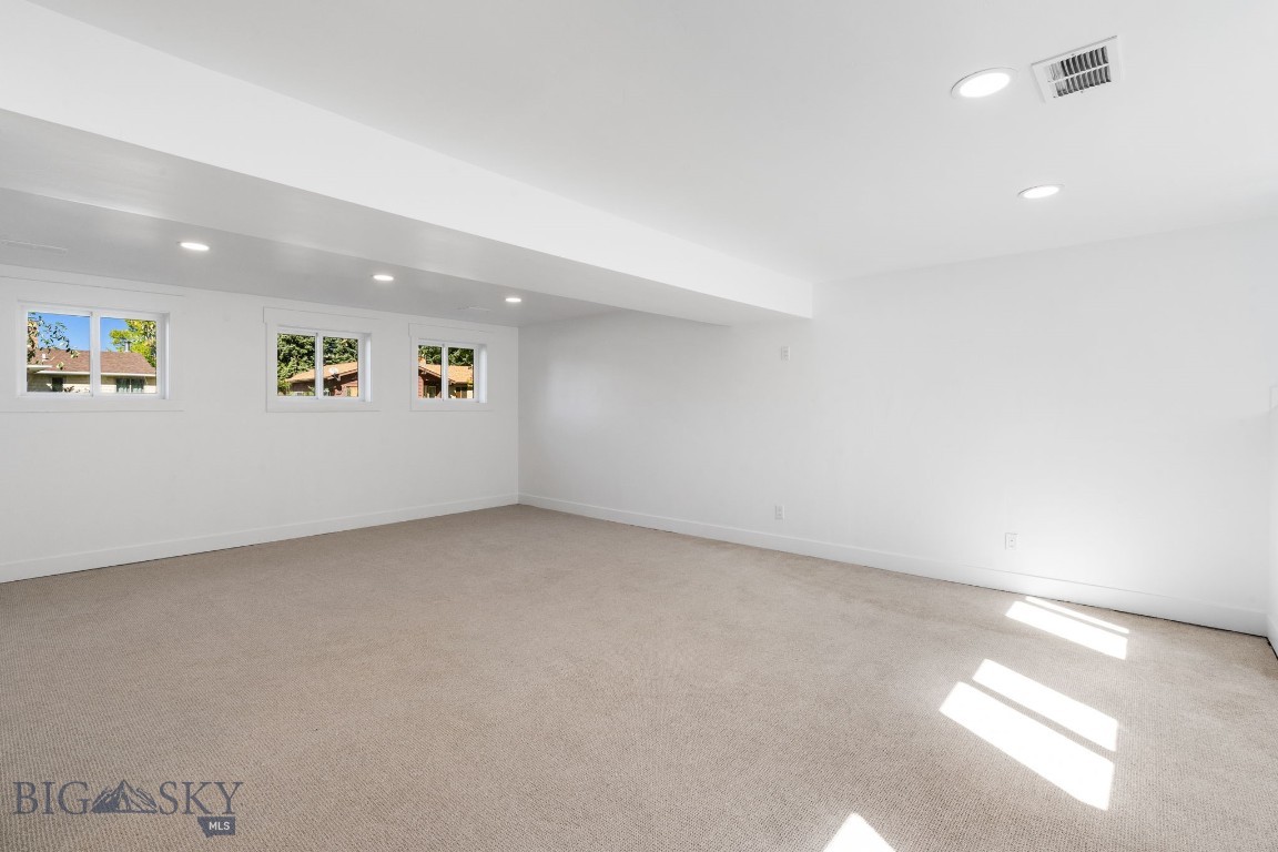 Bozeman, Montana 59715, United States, 3 Bedrooms Bedrooms, ,2 BathroomsBathrooms,Residential,Pending,39760