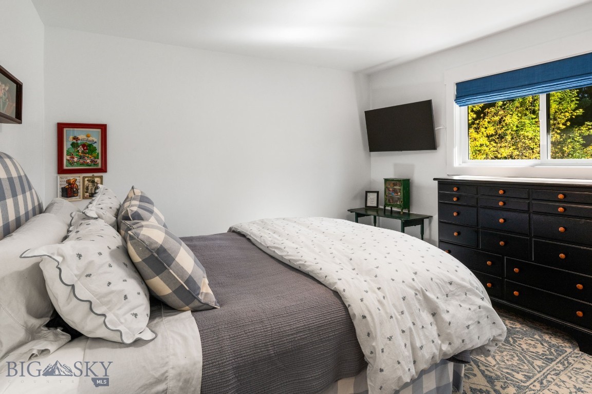 Bozeman, Montana 59715, United States, 3 Bedrooms Bedrooms, ,2 BathroomsBathrooms,Residential,Pending,39760