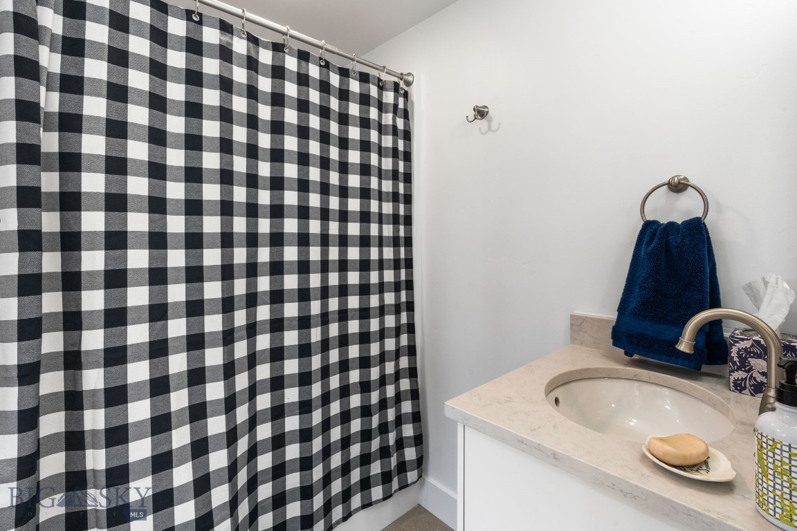 Bozeman, Montana 59715, United States, 3 Bedrooms Bedrooms, ,2 BathroomsBathrooms,Residential,Pending,39760