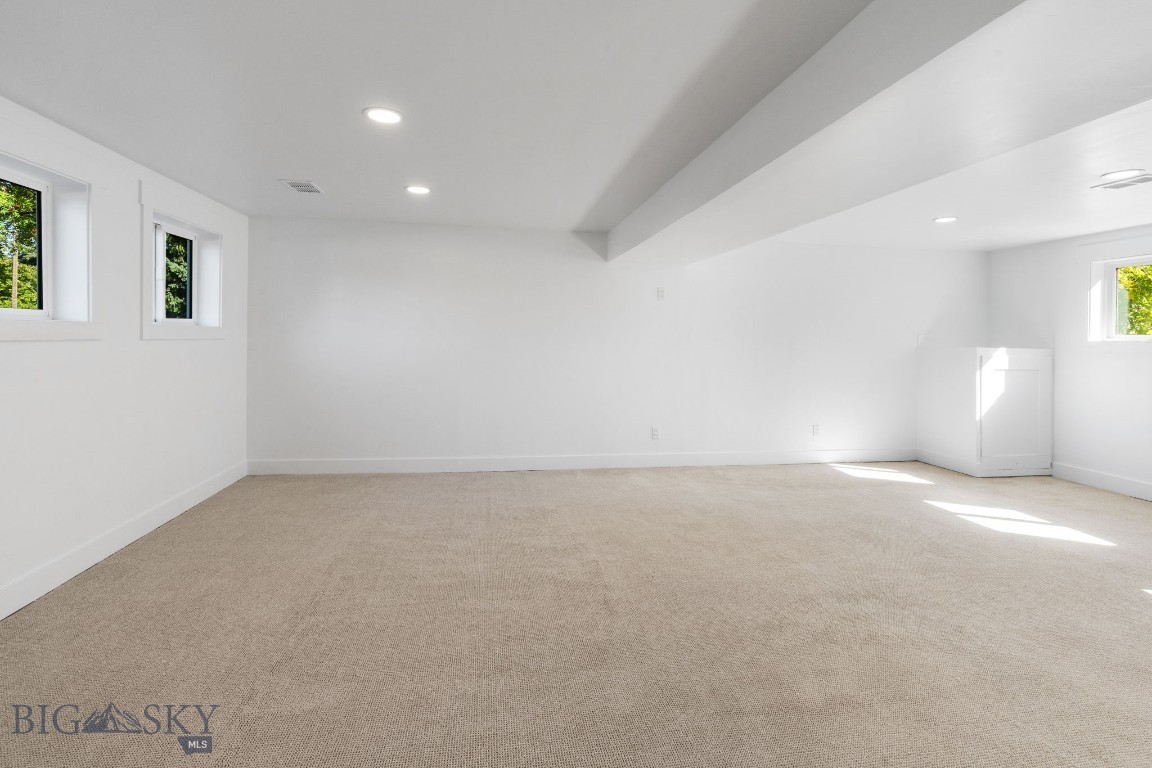 Bozeman, Montana 59715, United States, 3 Bedrooms Bedrooms, ,2 BathroomsBathrooms,Residential,Pending,39760