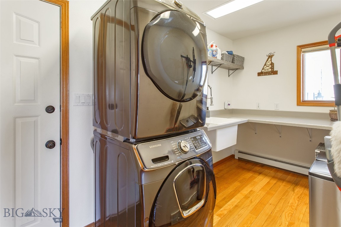 Butte, Montana 59701, United States, 5 Bedrooms Bedrooms, ,4 BathroomsBathrooms,Residential,Contingent,111037