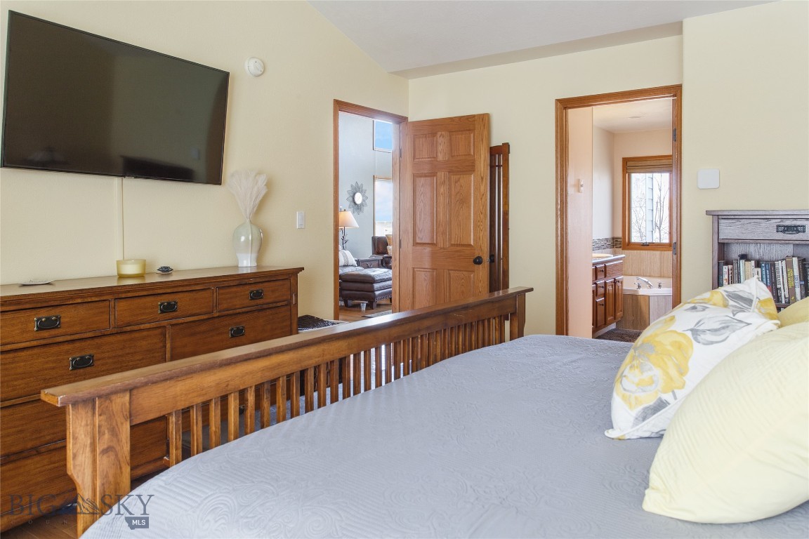 Butte, Montana 59701, United States, 5 Bedrooms Bedrooms, ,4 BathroomsBathrooms,Residential,Contingent,111037