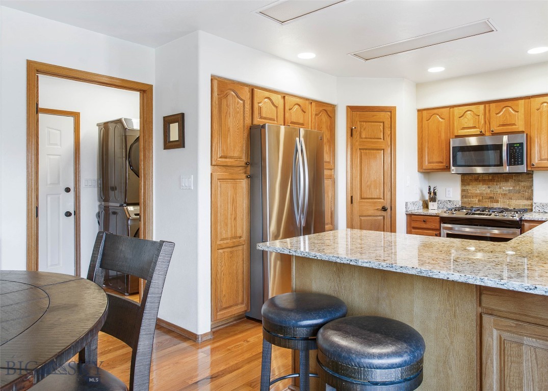 Butte, Montana 59701, United States, 5 Bedrooms Bedrooms, ,4 BathroomsBathrooms,Residential,Contingent,111037