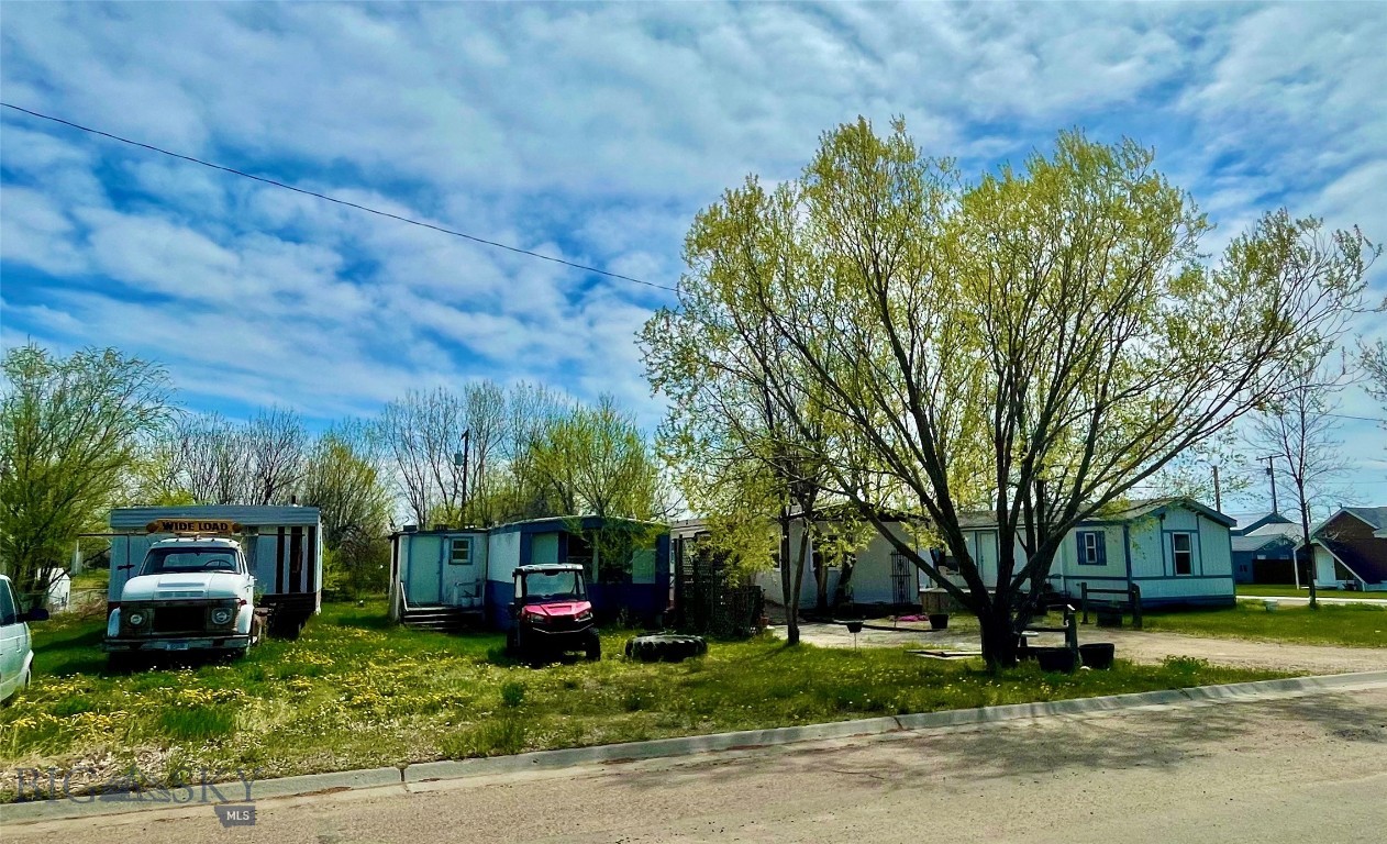 The trailer court on Utah Street includes four lots, providing opportunities for rentals or leasing. This area features a wealth of recreational activities like hunting, camping, boating, fishing, hiking, and skiing. Additionally, Chinook is located just 22 miles from Havre, Montana.