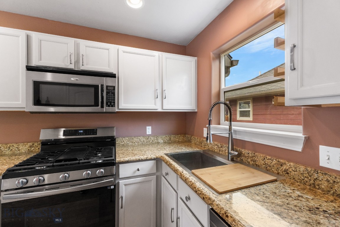 Bozeman, Montana 59718, United States, 3 Bedrooms Bedrooms, ,3 BathroomsBathrooms,Residential,Pending,206694