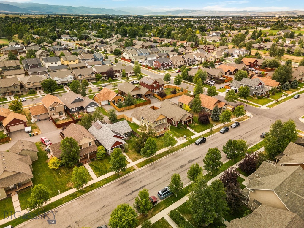 Bozeman, Montana 59718, United States, 3 Bedrooms Bedrooms, ,3 BathroomsBathrooms,Residential,Pending,206694