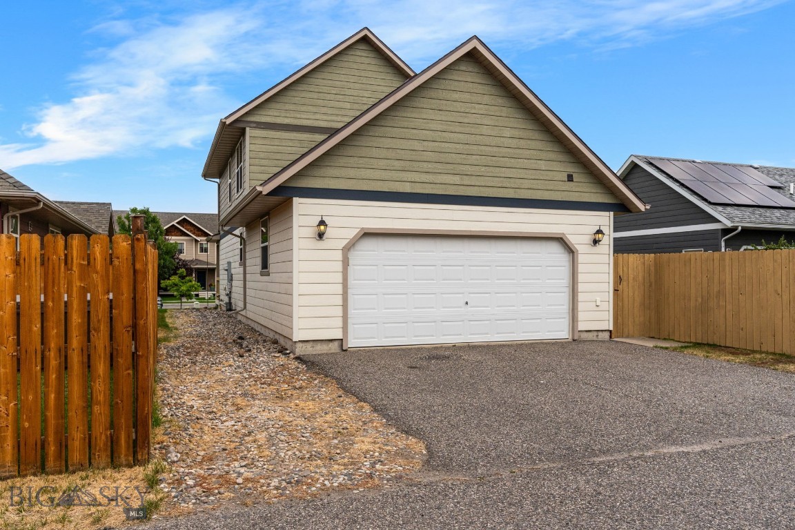 Bozeman, Montana 59718, United States, 3 Bedrooms Bedrooms, ,3 BathroomsBathrooms,Residential,Pending,206694