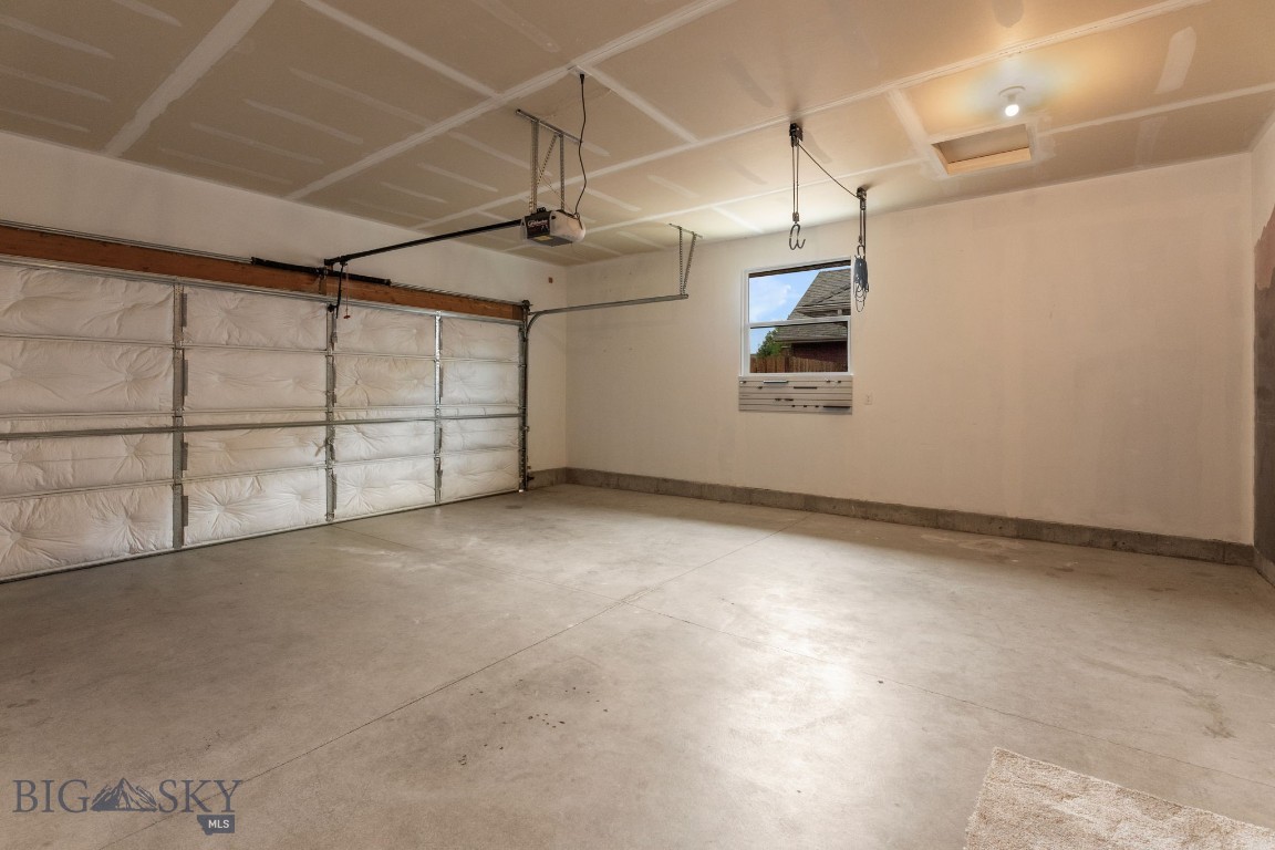 Bozeman, Montana 59718, United States, 3 Bedrooms Bedrooms, ,3 BathroomsBathrooms,Residential,Pending,206694