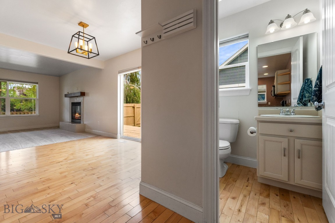 Bozeman, Montana 59718, United States, 3 Bedrooms Bedrooms, ,3 BathroomsBathrooms,Residential,Pending,206694