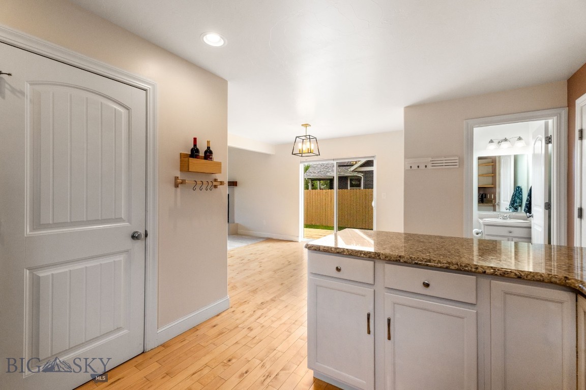 Bozeman, Montana 59718, United States, 3 Bedrooms Bedrooms, ,3 BathroomsBathrooms,Residential,Pending,206694