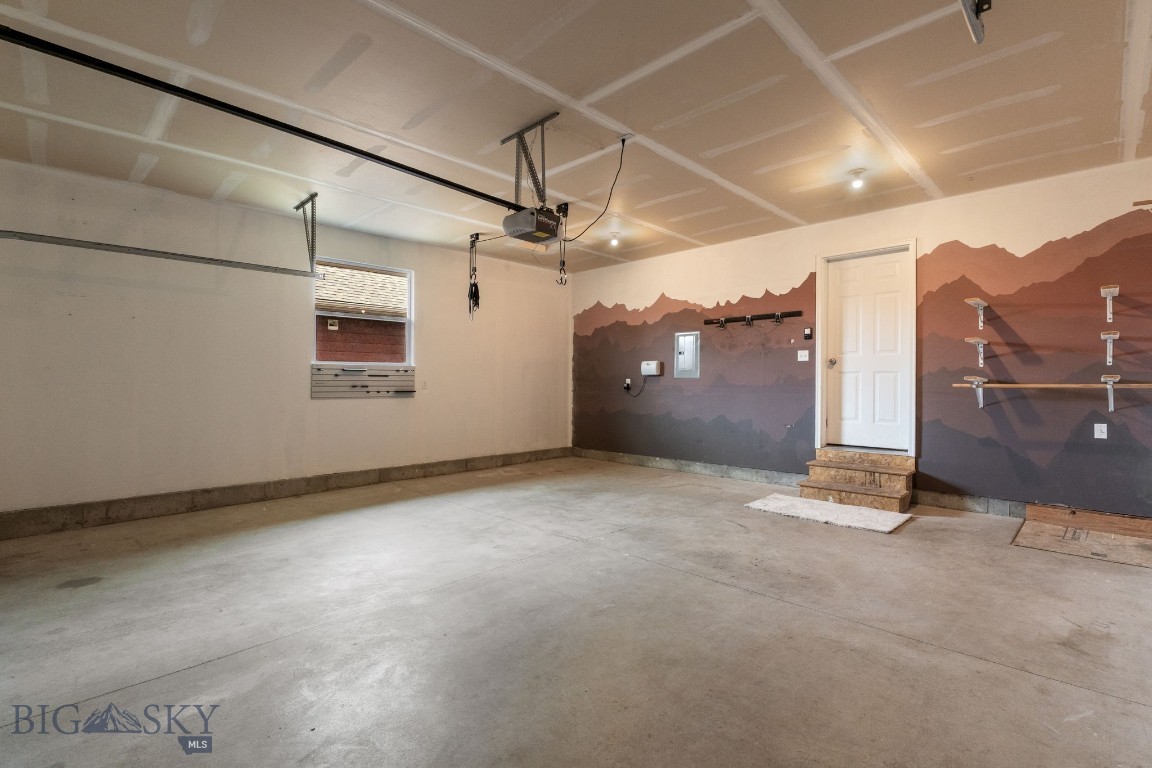 Bozeman, Montana 59718, United States, 3 Bedrooms Bedrooms, ,3 BathroomsBathrooms,Residential,Pending,206694