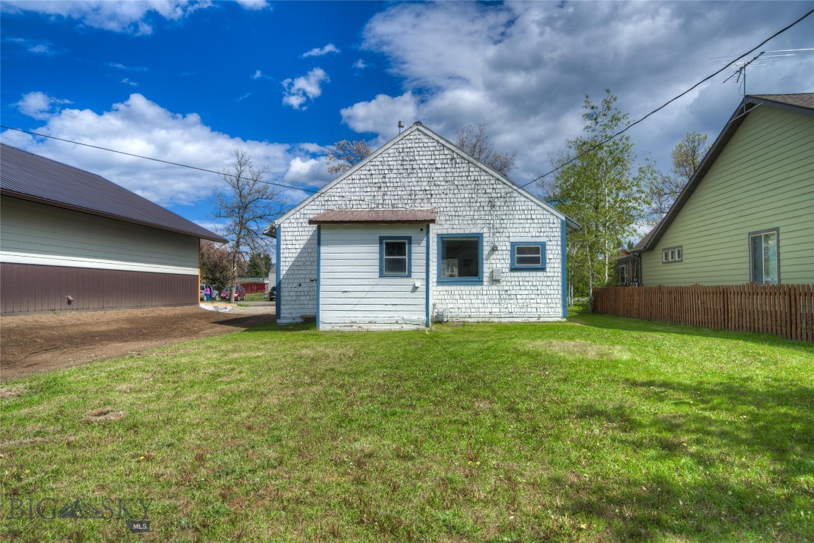 Belgrade, Montana 59714, United States, 2 Bedrooms Bedrooms, ,1 BathroomBathrooms,Residential,Pending,56946