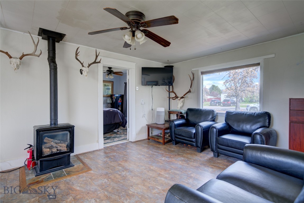 Belgrade, Montana 59714, United States, 2 Bedrooms Bedrooms, ,1 BathroomBathrooms,Residential,Pending,56946