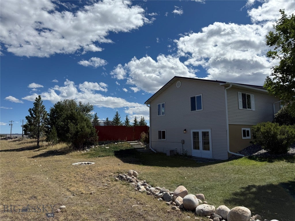 18 Meadowlark Circle