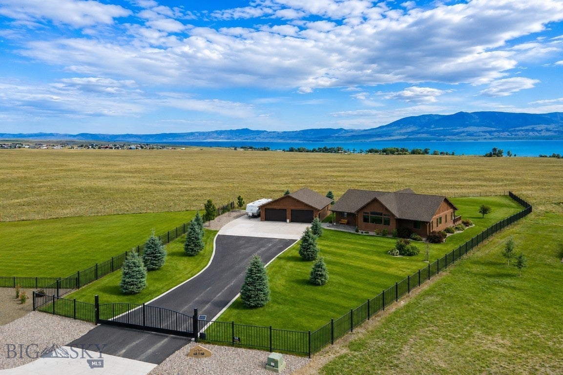 10 Mountainair Lane