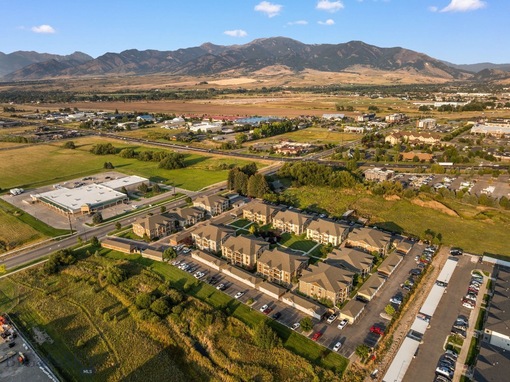 Baxter Springs Condo - Residential