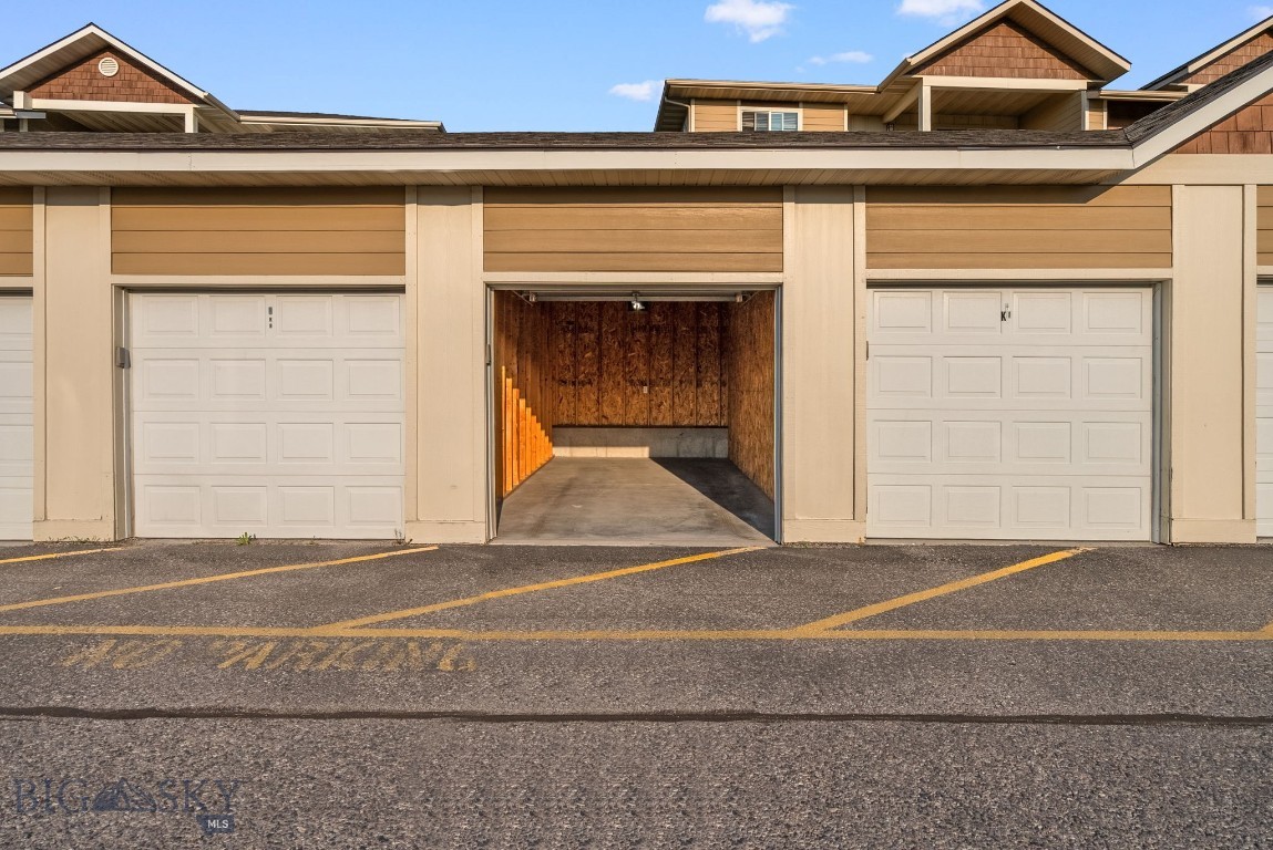 Baxter Springs Condo - Residential