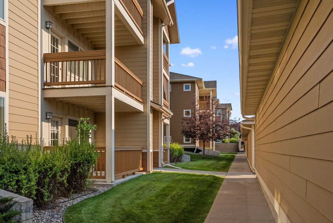 Baxter Springs Condo - Residential