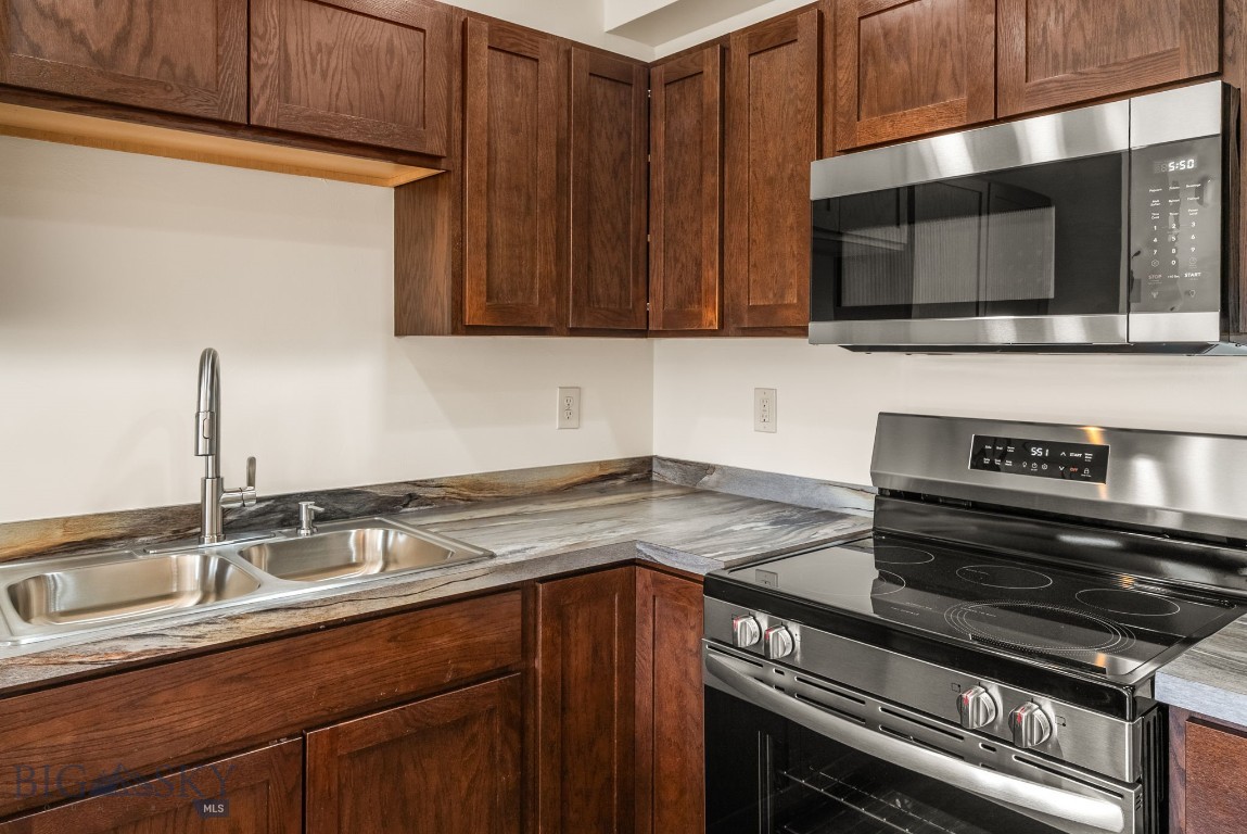 Baxter Springs Condo - Residential