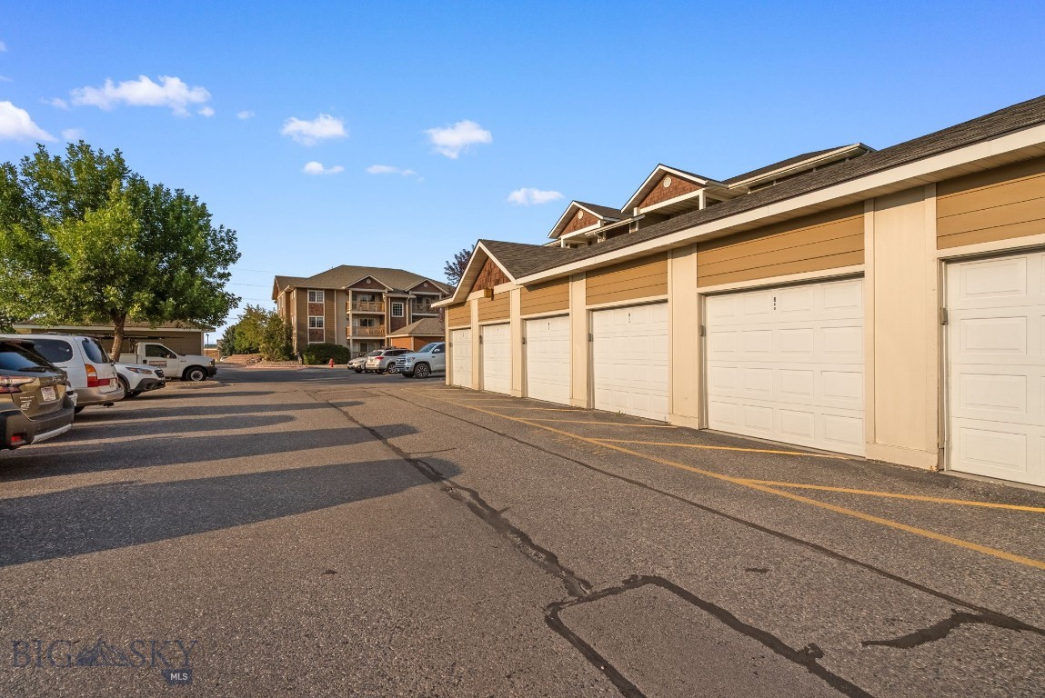 Baxter Springs Condo - Residential