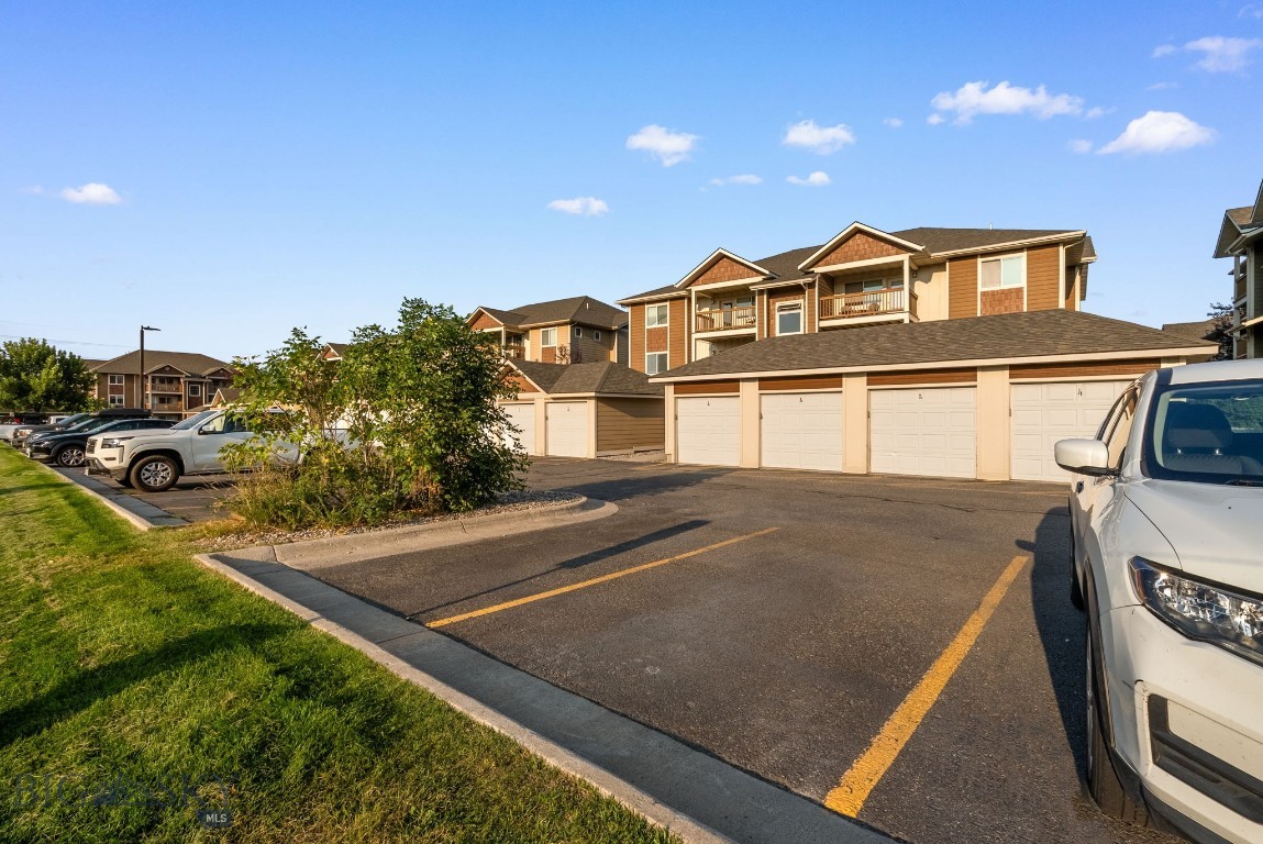 Baxter Springs Condo - Residential