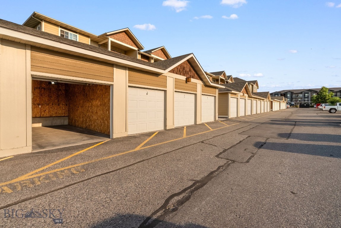 Baxter Springs Condo - Residential