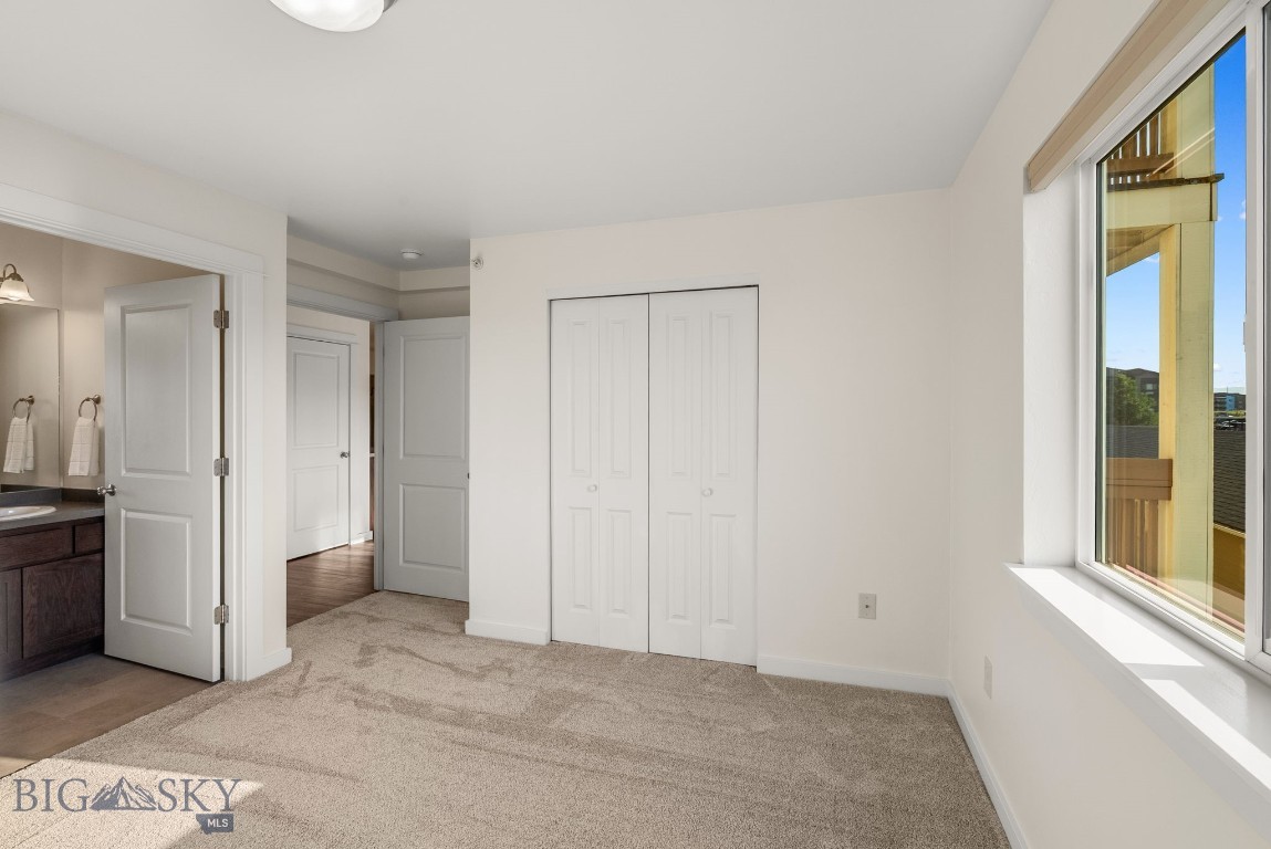 Baxter Springs Condo - Residential