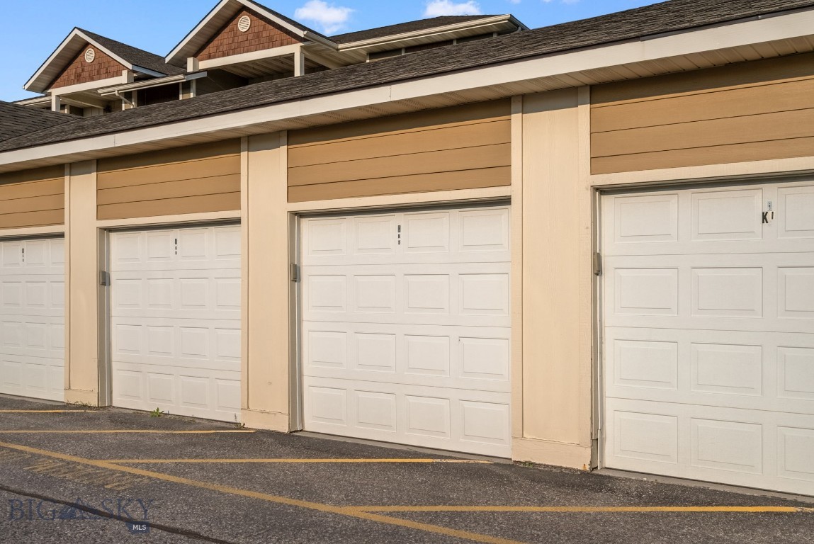 Baxter Springs Condo - Residential