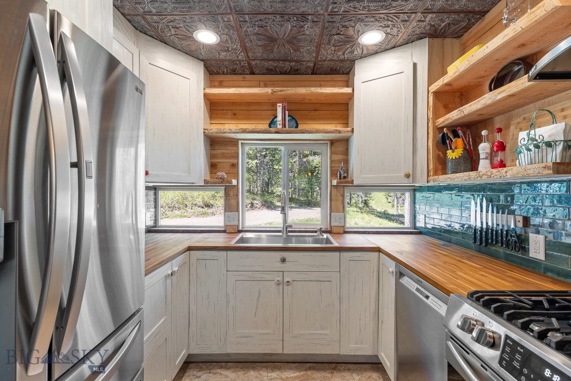 Bozeman, Montana 59715, United States, 1 Bedroom Bedrooms, ,2 BathroomsBathrooms,Residential,Active,143242