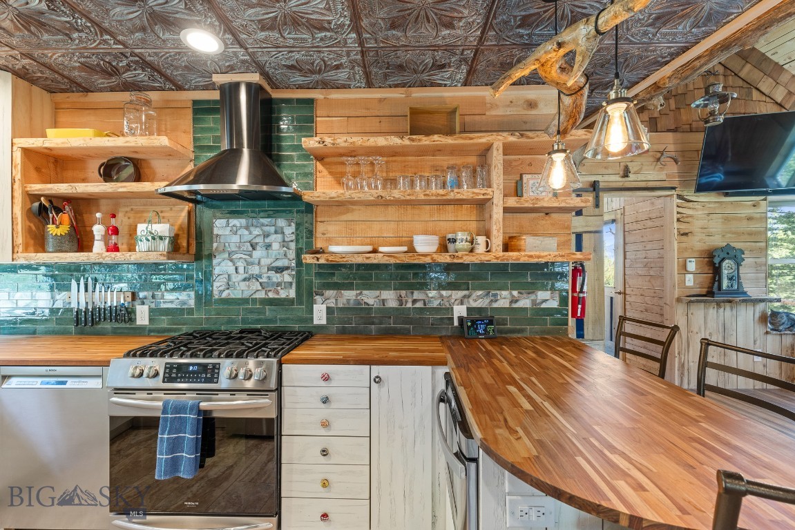 Bozeman, Montana 59715, United States, 1 Bedroom Bedrooms, ,2 BathroomsBathrooms,Residential,Active,143242