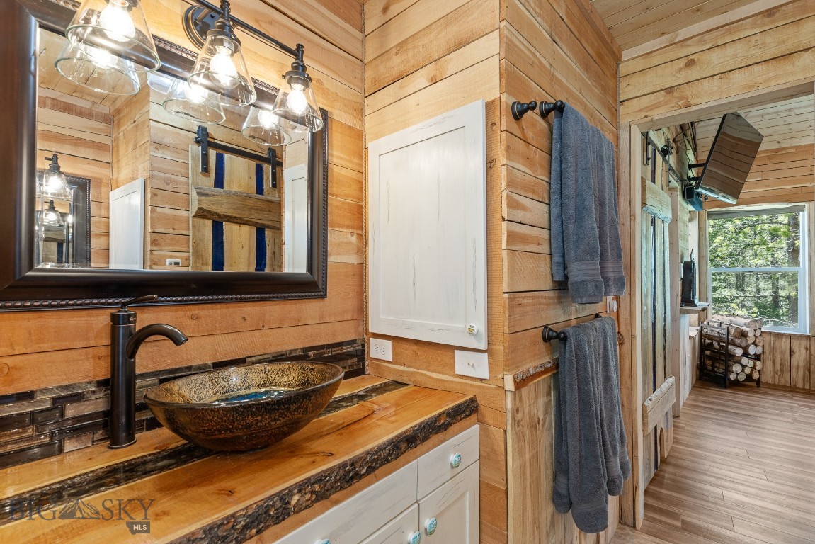 Bozeman, Montana 59715, United States, 1 Bedroom Bedrooms, ,2 BathroomsBathrooms,Residential,Active,143242