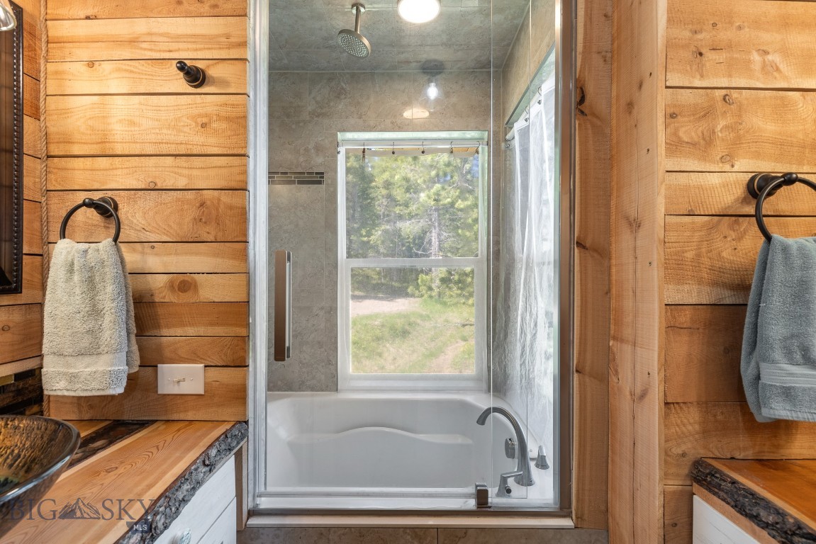 Bozeman, Montana 59715, United States, 1 Bedroom Bedrooms, ,2 BathroomsBathrooms,Residential,Active,143242