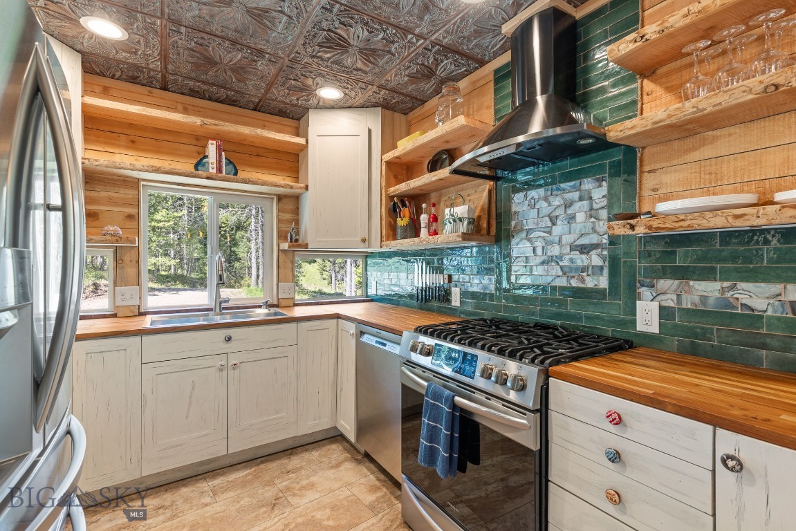 Bozeman, Montana 59715, United States, 1 Bedroom Bedrooms, ,2 BathroomsBathrooms,Residential,Active,143242