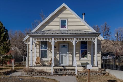 Photo of 615 E Gallatin St, Livingston, MT 59047 (MLS # 407800)