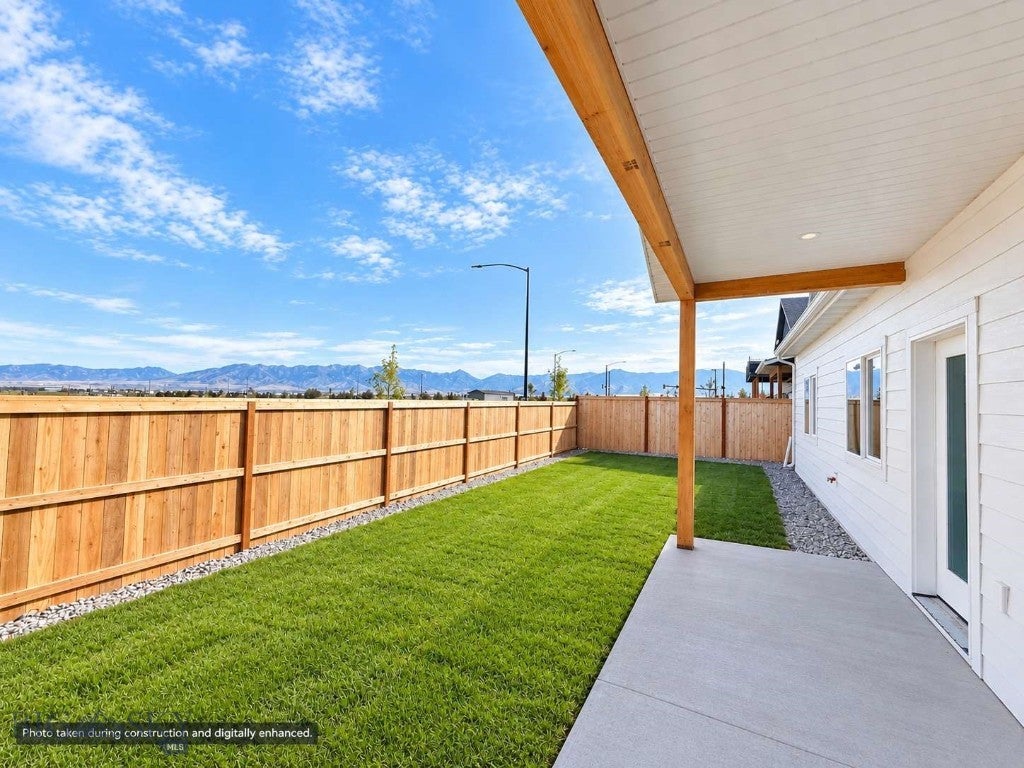 856 Accolade Loop
