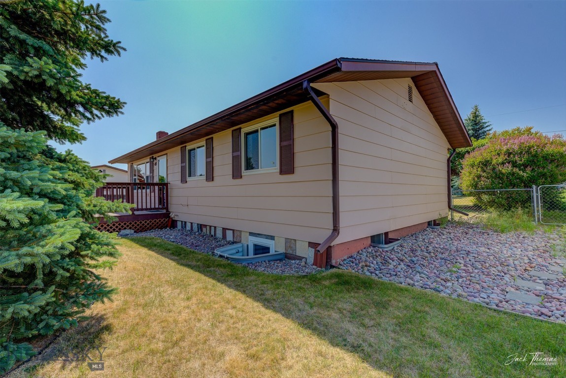 425 Russell