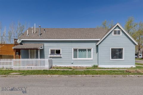 Photo of 332 S K Street, Livingston, MT 59047 (MLS # 410526)