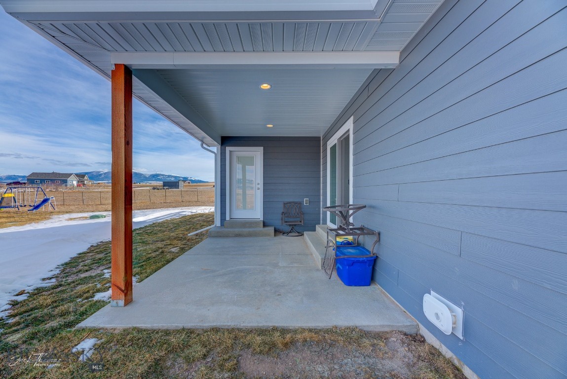Townsend, Montana 59644, United States, 3 Bedrooms Bedrooms, ,3 BathroomsBathrooms,Residential,Contingent,63812