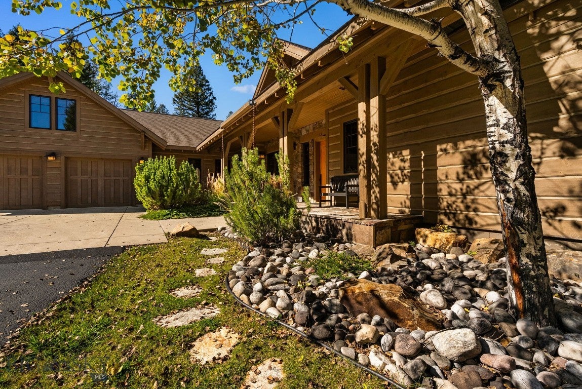1055 Skywood Road