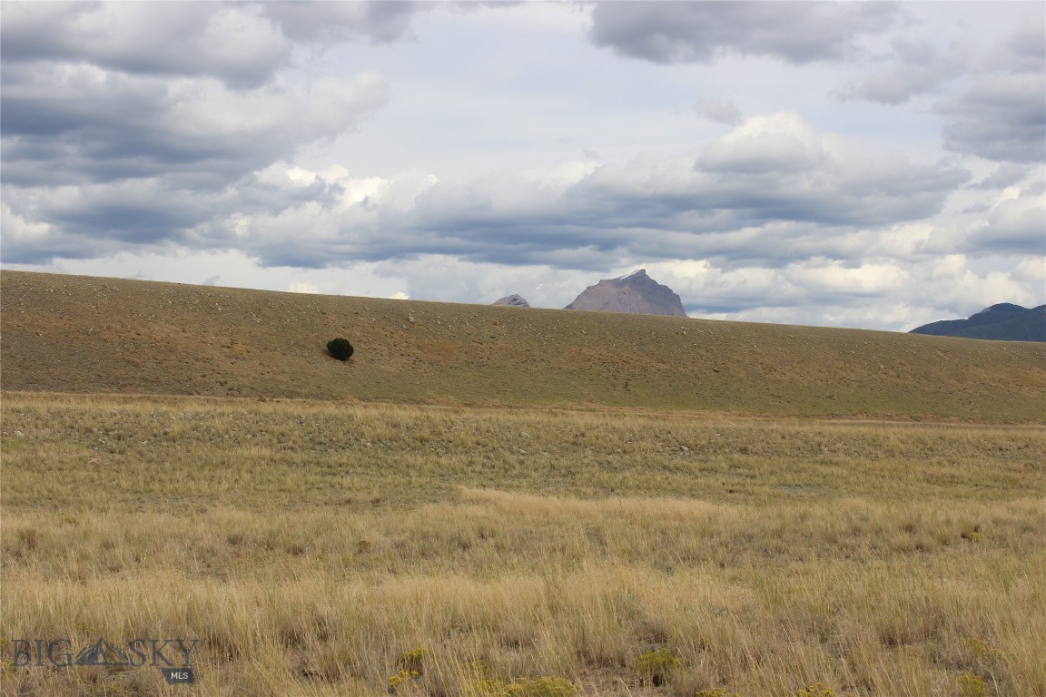 Sphinx Mountain - Land