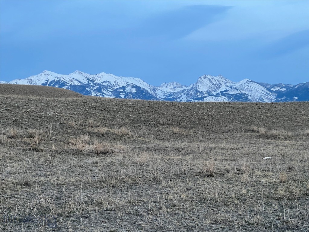Sphinx Mountain - Land