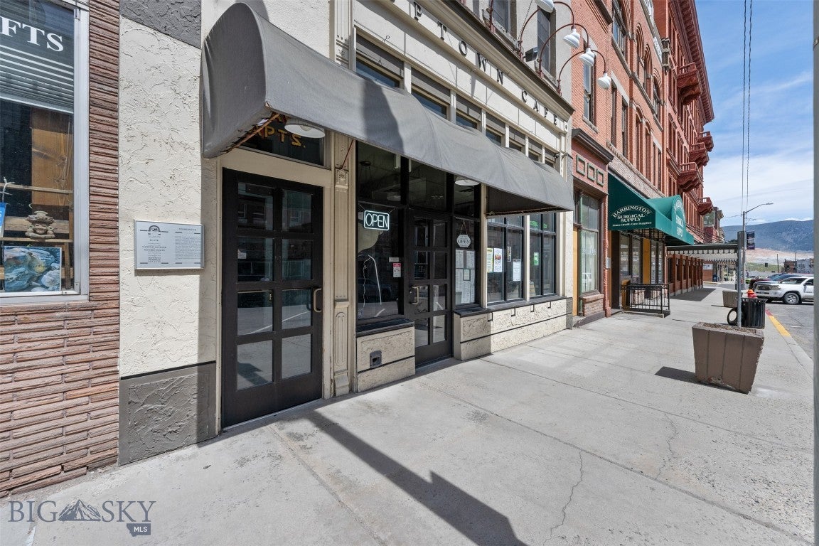 47 E Broadway Street
