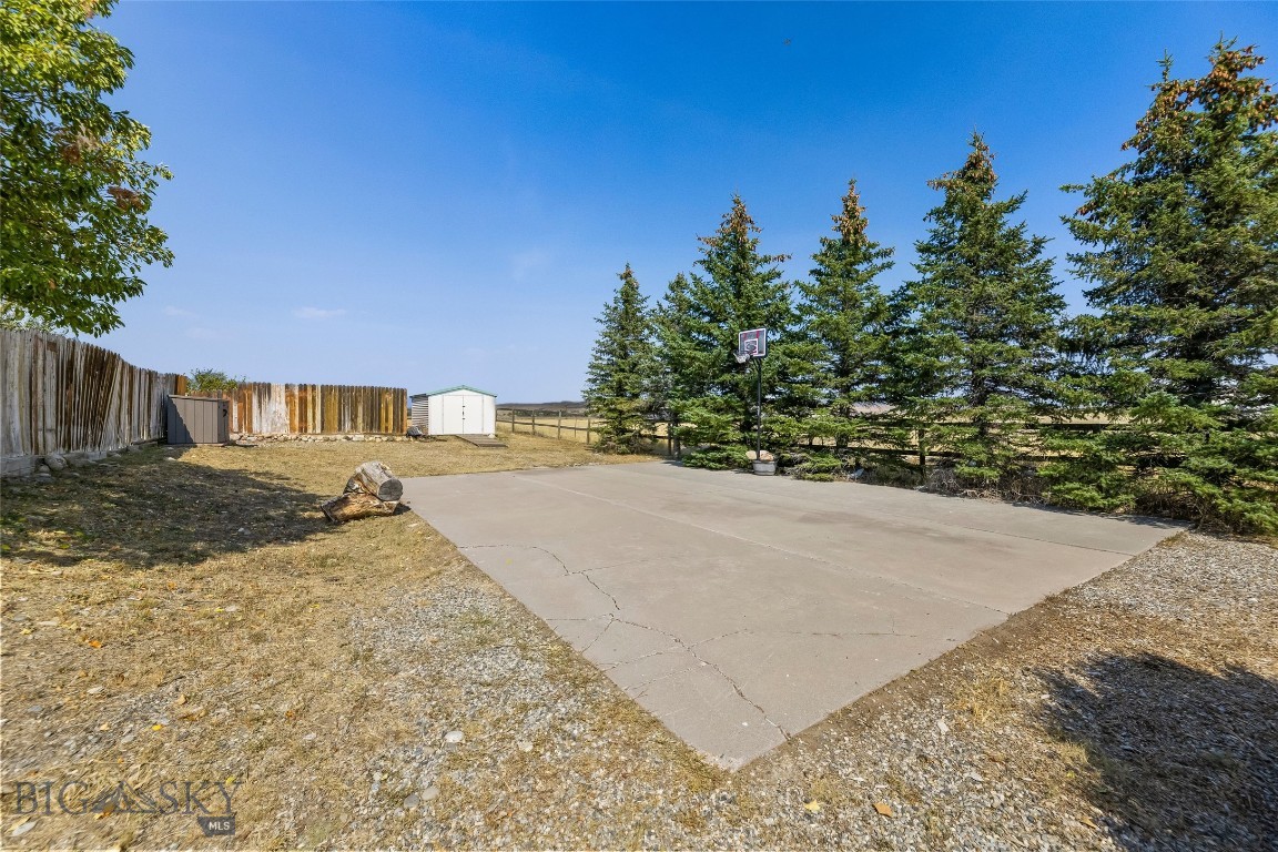 Twin Ponds - Residential