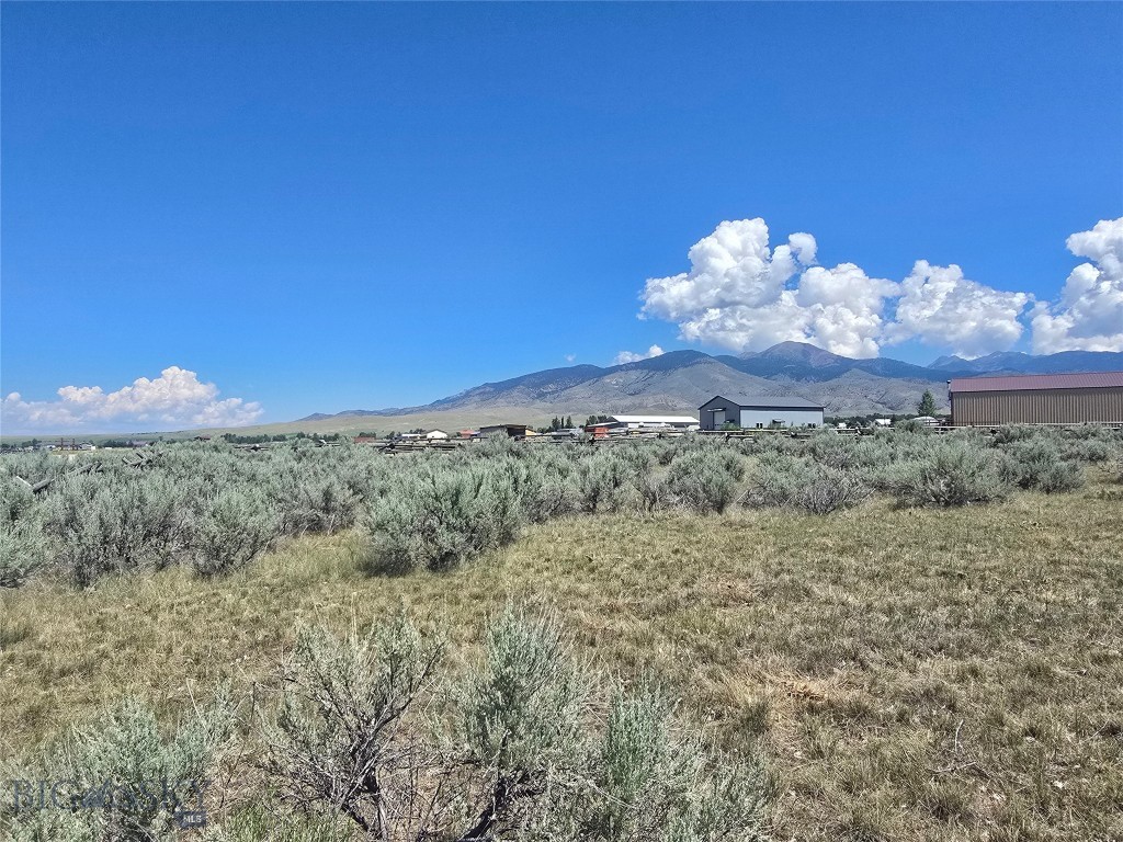 Lot 13 7M-4R Lane