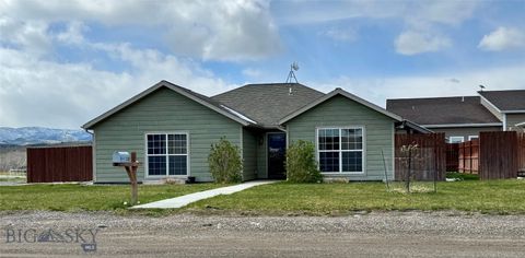 Photo of 1220 W Reservoir St. St, Livingston, MT 59047 (MLS # 410592)