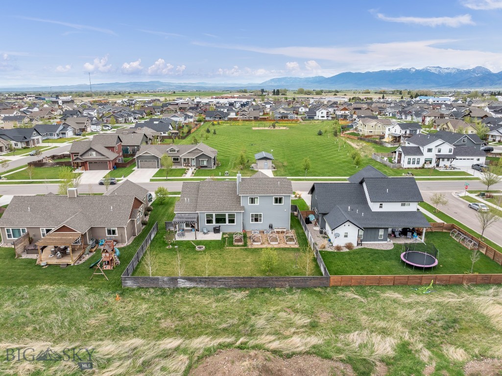 Bozeman, Montana 59718, United States, 4 Bedrooms Bedrooms, ,3 BathroomsBathrooms,Residential,Pending,61447